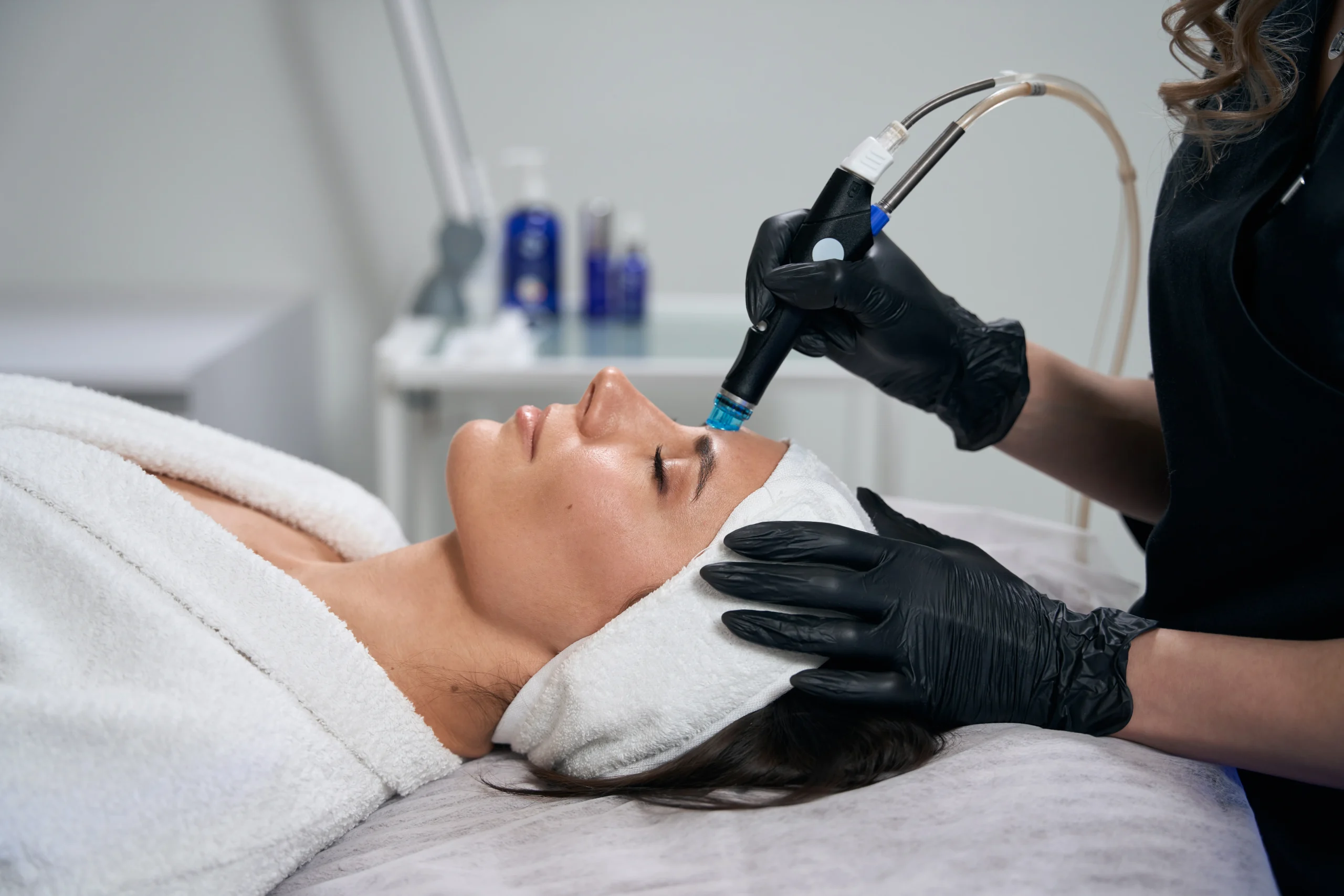 Hydrafacial treatment in Abu Dhabi
